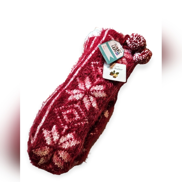 NWT Three Pairs of Muk Luks Shea Butter Infused Cabin Socks - Picture 3 of 8